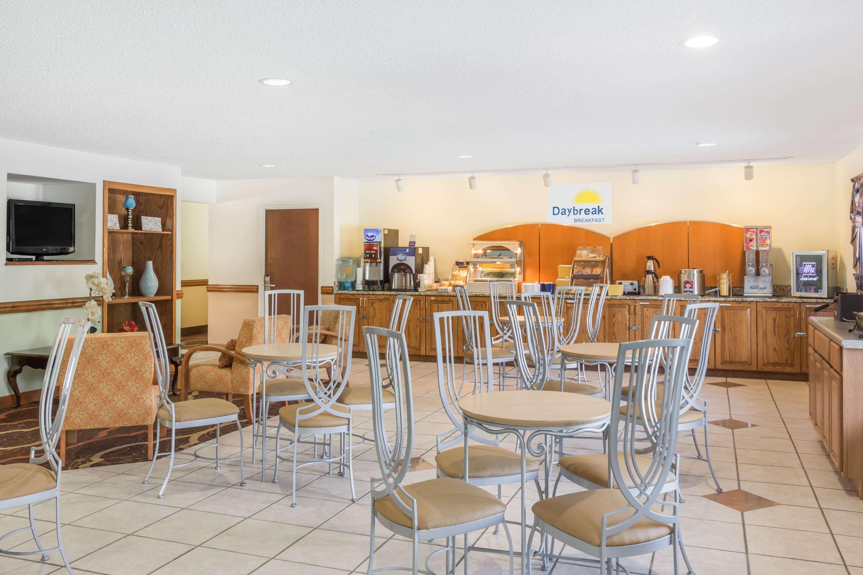 Days Inn By Wyndham Shallotte Extérieur photo