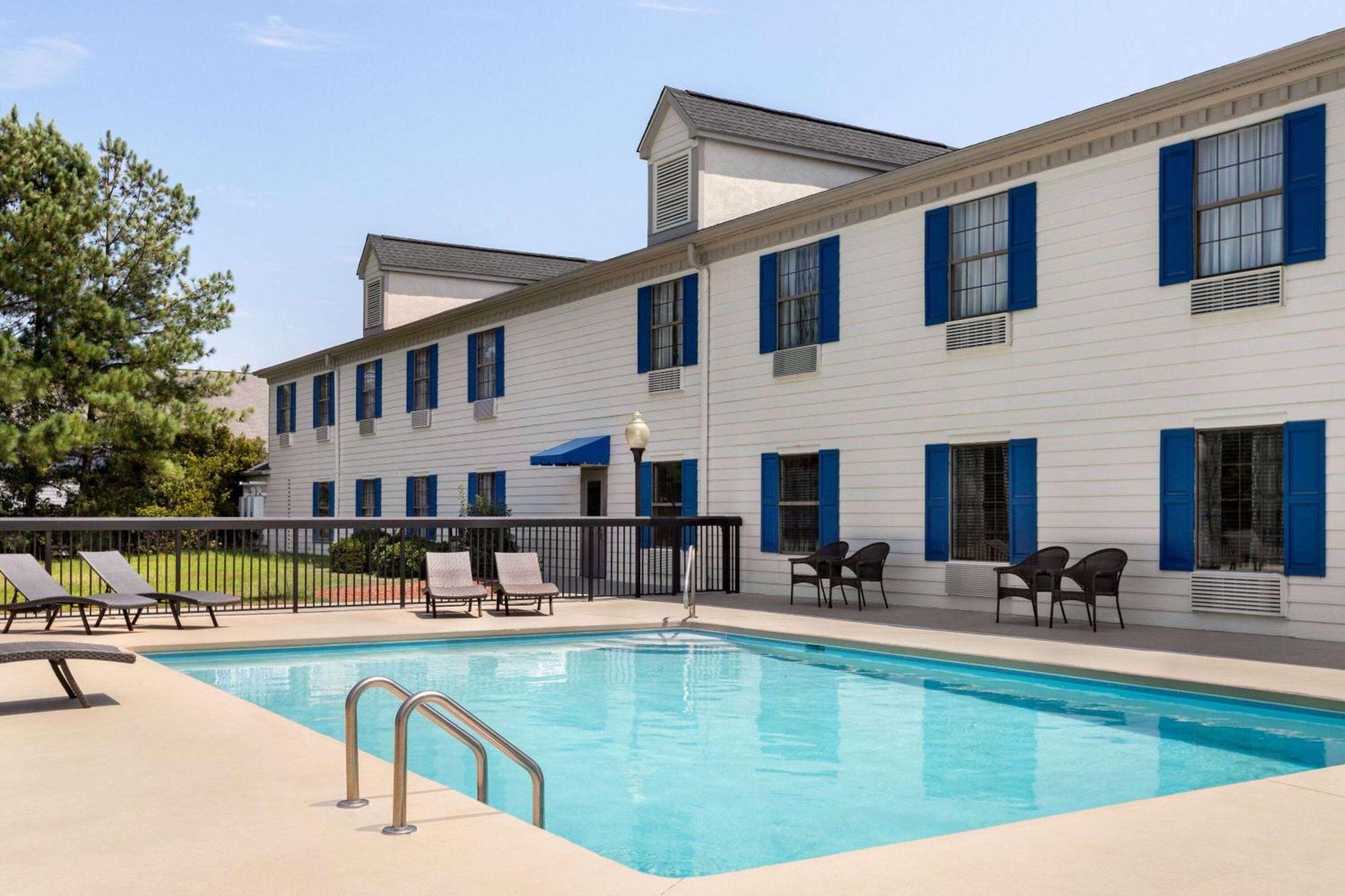 Days Inn By Wyndham Shallotte Extérieur photo